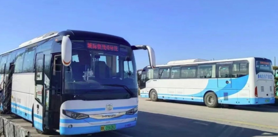 乘坐城際4號(hào)線，打卡布魯維斯、那香海、海草部落，連線貓頭山、火炬八街。